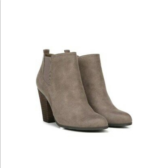 New Fergie Pardee Faux Suede ankle booties 6.5